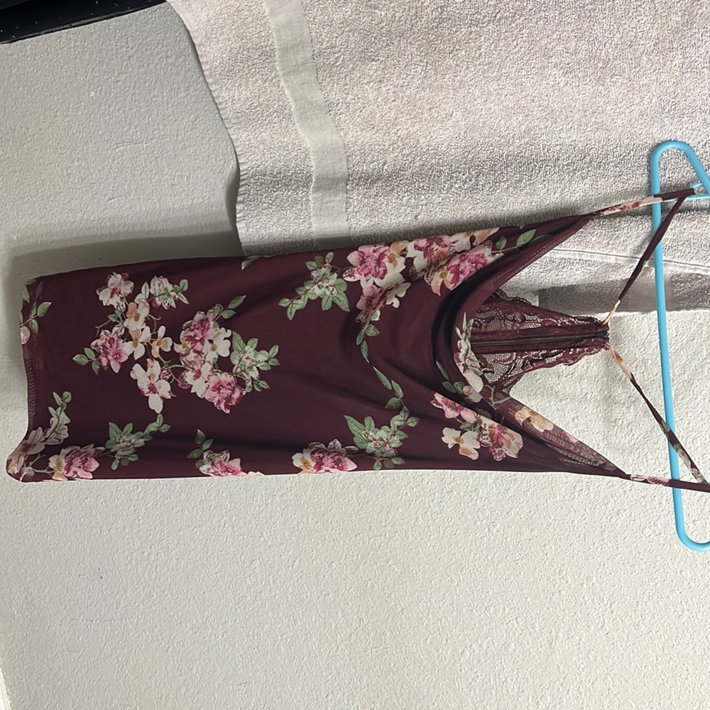 Woman’s Dress Size Small Cut open back